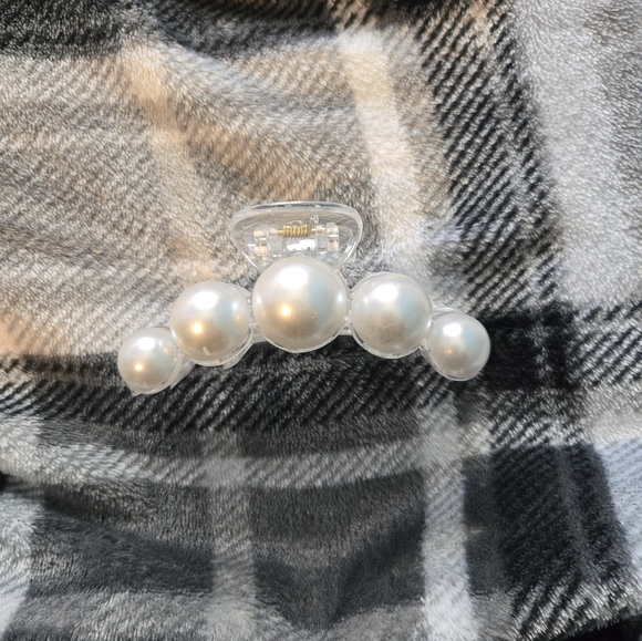 Claw Clips - Picture 3 of 6